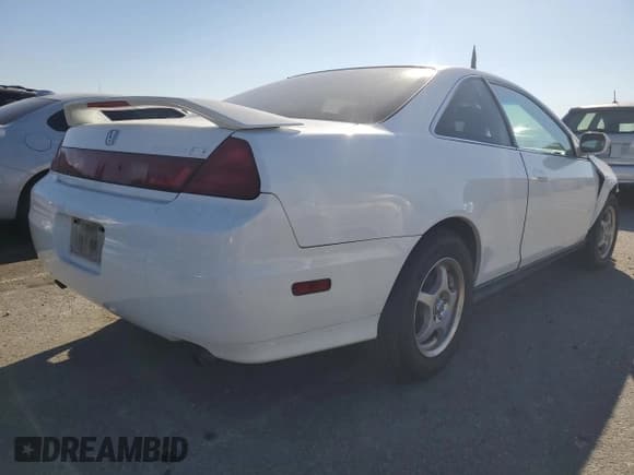 ✅ 2001 Honda Accord LX • VIN: 1HGCG22401A036045 • Lot: 80265104. Listed on Copart with 296,708 mi. Free auction sales archive from the USA and detailed vehicle history report at DreamBid. Image 3.