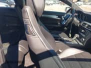 ✅ 2012 Mercedes-Benz C 250 • VIN: WDDGJ4HB2CF792300 • Lot: 40470541. Wystawiony na IAAI z przebiegiem 105 867 mil. Bezpłatny archiwum sprzedaży aukcyjnych z USA i szczegółowy raport historii pojazdu na DreamBid. Zdjęcie 5.