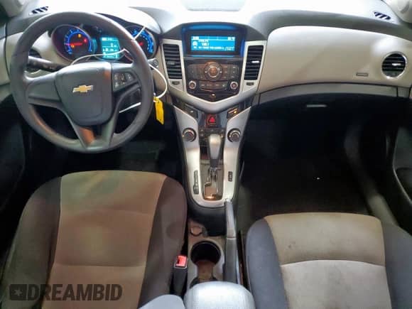 2016 Chevrolet Cruze LS с VIN 1G1PC5SH1G7167709, выставлен на аукционе Copart как лот 81373205 с пробегом 106 435 миль миль и Списание • Salvage title. История ставок и продаж доступна на DreamBid. Изображение 8.