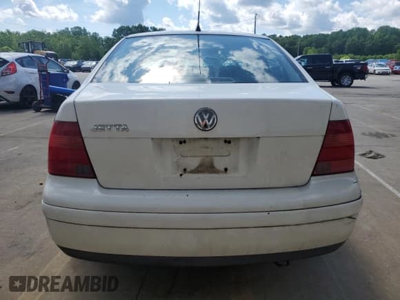 ✅ 2000 Volkswagen Jetta GLS • VIN: 3VWSA29M3YM174433 • Lot: 63374935. Listed on Copart with 302,689 mi. Free auction sales archive from the USA and detailed vehicle history report at DreamBid. Image 6.