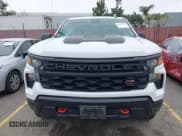 ✅ 2023 Chevrolet Silverado 1500 Custom Trail Boss • VIN: 3GCPDCEK7PG279547 • Lot: 41872652. Wystawiony na IAAI z przebiegiem 17 677 mil. Bezpłatny archiwum sprzedaży aukcyjnych z USA i szczegółowy raport historii pojazdu na DreamBid. Zdjęcie 12.