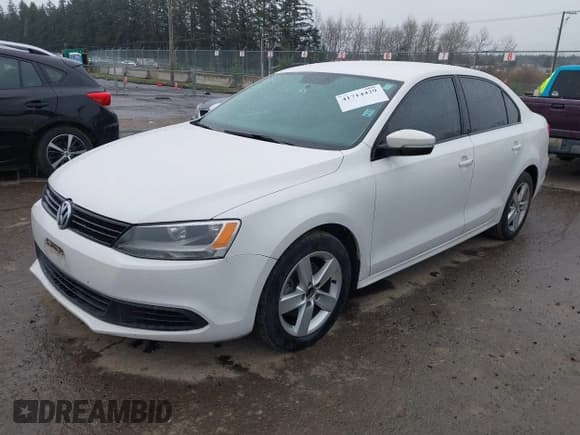 ✅ 2012 Volkswagen Jetta TDI w/Premium • VIN: 3VWLL7AJ6CM310950 • Lot: 41714429. Wystawiony na IAAI z przebiegiem 148 178 mil. Bezpłatny archiwum sprzedaży aukcyjnych z USA i szczegółowy raport historii pojazdu na DreamBid. Zdjęcie 2.