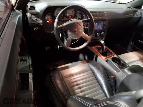 ✅ 2009 Dodge Challenger R/T • VIN: 2B3LJ54T19H535201 • Lot: 46394235. Wystawiony na Copart z przebiegiem 245 291 mil. Bezpłatny archiwum sprzedaży aukcyjnych z USA i szczegółowy raport historii pojazdu na DreamBid. Zdjęcie 8.