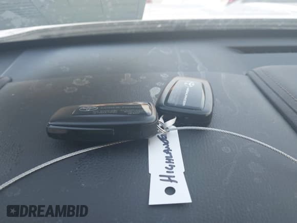 ✅ 2020 Toyota Highlander Limited • VIN: 5TDYZRAH7LS020118 • Lot: 43713684. Wystawiony na IAAI z przebiegiem 100 488 mil. Bezpłatny archiwum sprzedaży aukcyjnych z USA i szczegółowy raport historii pojazdu na DreamBid. Zdjęcie 11.