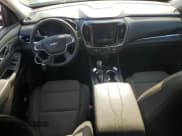 ✅ 2021 Chevrolet Traverse LS • VIN: 1GNERFKW4MJ174791 • Lot: 68449694. Wystawiony na Copart z przebiegiem 83 134 mil. Bezpłatny archiwum sprzedaży aukcyjnych z USA i szczegółowy raport historii pojazdu na DreamBid. Zdjęcie 8.