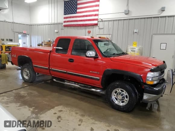 ✅ 2001 Chevrolet Silverado 2500HD LS • VIN: 1GCHK29U81E250671 • Lot: 61221475. Wystawiony na Copart z przebiegiem 139 359 mil. Bezpłatny archiwum sprzedaży aukcyjnych z USA i szczegółowy raport historii pojazdu na DreamBid. Zdjęcie 4.