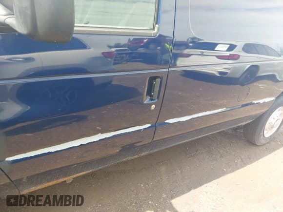 ✅ 2011 Ford Econoline Cargo Commercial • VIN: 1FTNE1EW8BDA58606 • Lot: 42710443. Listed on IAAI with 177,024 mi. Free auction sales archive from the USA and detailed vehicle history report at DreamBid. Image 13.