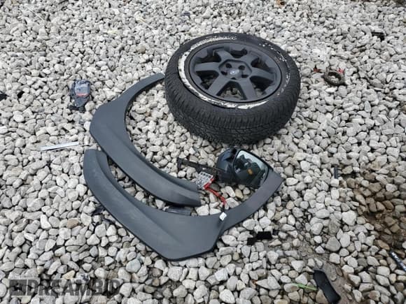 ✅ 2024 Subaru Outback Wilderness • VIN: 4S4BTGUD2R3188906 • Лот: 54582675. Опубликован ранее на Copart с пробегом 25 272 миль. Бесплатный доступ к архиву аукционных продаж из США и подробный отчёт об истории автомобиля на DreamBid. Изображение 12.