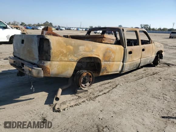 ✅ 2007 Chevrolet Silverado 2500HD LT1 • VIN: 1GCHK23D67F156106 • Лот: 90521295. Опубликован ранее на Copart с пробегом Не указан. Бесплатный доступ к архиву аукционных продаж из США и подробный отчёт об истории автомобиля на DreamBid. Изображение 3.