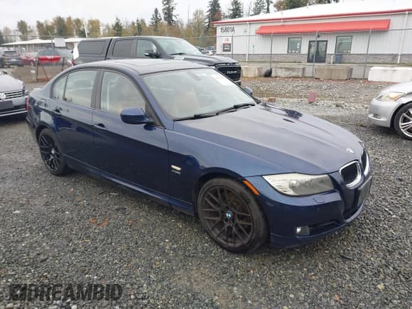 ✅ 2011 BMW 3 Series 328i xDrive • VIN: WBAPK7C51BF087526 • Lot: 43584897. Listed on IAAI with 94,314 mi. Free auction sales archive from the USA and detailed vehicle history report at DreamBid. Image 1.