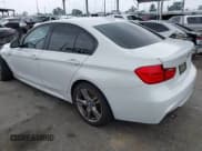 ✅ 2015 BMW 3 Series 328i xDrive • VIN: WBA3B5C5XFF959517 • Lot: 42421435. Wystawiony na IAAI z przebiegiem 122 833 mil. Bezpłatny archiwum sprzedaży aukcyjnych z USA i szczegółowy raport historii pojazdu na DreamBid. Zdjęcie 3.
