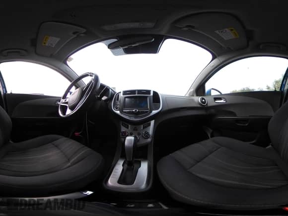 2017 Chevrolet Sonic LT с VIN 1G1JD5SB8H4167580, выставлен на аукционе IAAI как лот 43433283 с пробегом 95 681 миль миль и . История ставок и продаж доступна на DreamBid. Изображение 19.