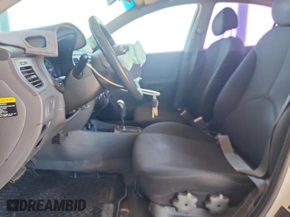 ✅ 2007 Kia Rio LX • VIN: KNADE123576217161 • Lot: 81800725. Wystawiony na Copart z przebiegiem 269 291 mil. Bezpłatny archiwum sprzedaży aukcyjnych z USA i szczegółowy raport historii pojazdu na DreamBid. Zdjęcie 7.