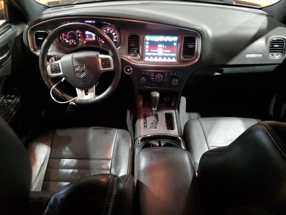 ✅ 2014 Dodge Charger RT • VIN: 2C3CDXCT6EH295287 • Lot: 90755995. Wystawiony na Copart z przebiegiem 65 850 mil. Bezpłatny archiwum sprzedaży aukcyjnych z USA i szczegółowy raport historii pojazdu na DreamBid. Zdjęcie 8.