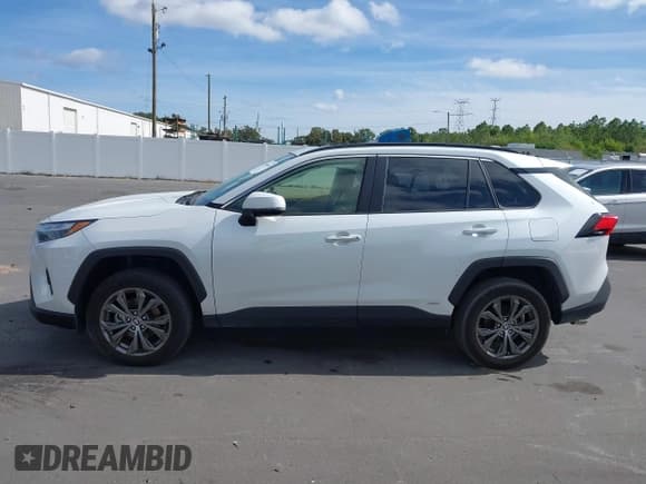 ✅ 2024 Toyota RAV4 Hybrid Limited • VIN: JTMD6RFV6RJ060685 • Lot: 43652663. Wystawiony na IAAI z przebiegiem 12 676 mil. Bezpłatny archiwum sprzedaży aukcyjnych z USA i szczegółowy raport historii pojazdu na DreamBid. Zdjęcie 14.