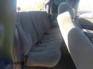 ✅ 2003 Chevrolet Silverado 2500HD LS • VIN: 1GCHK29UX3E134651 • Lot: 43636474. Wystawiony na IAAI z przebiegiem 209 510 mil. Bezpłatny archiwum sprzedaży aukcyjnych z USA i szczegółowy raport historii pojazdu na DreamBid. Zdjęcie 8.