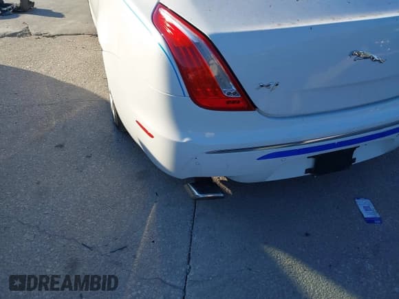 ✅ 2012 Jaguar XJ • VIN: SAJWA1CBXCLV28806 • Lot: 43386511. Wystawiony na IAAI z przebiegiem 137 823 mil. Bezpłatny archiwum sprzedaży aukcyjnych z USA i szczegółowy raport historii pojazdu na DreamBid. Zdjęcie 6.