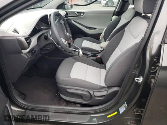 2020 Hyundai Ioniq SE с VIN KMHC65LD8LU219367, выставлен на аукционе Copart как лот 71644894 с пробегом 32 860 миль миль и Списание • Salvage title. История ставок и продаж доступна на DreamBid. Изображение 7.