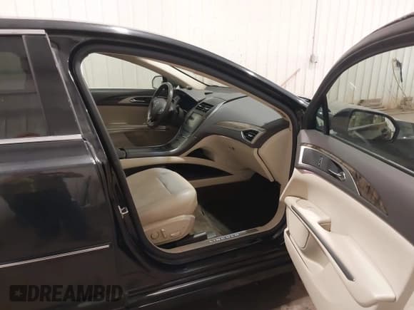 ✅ 2013 Lincoln MKZ • VIN: 3LN6L2GK8DR828657 • Lot: 42973773. Listed on IAAI with 108,102 mi. Free auction sales archive from the USA and detailed vehicle history report at DreamBid. Image 5.