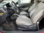 ✅ 2012 Hyundai Veloster w/Red Int • VIN: KMHTC6AD3CU056967 • Lot: 85865414. Wystawiony na Copart z przebiegiem 122 322 mil. Bezpłatny archiwum sprzedaży aukcyjnych z USA i szczegółowy raport historii pojazdu na DreamBid. Zdjęcie 7.