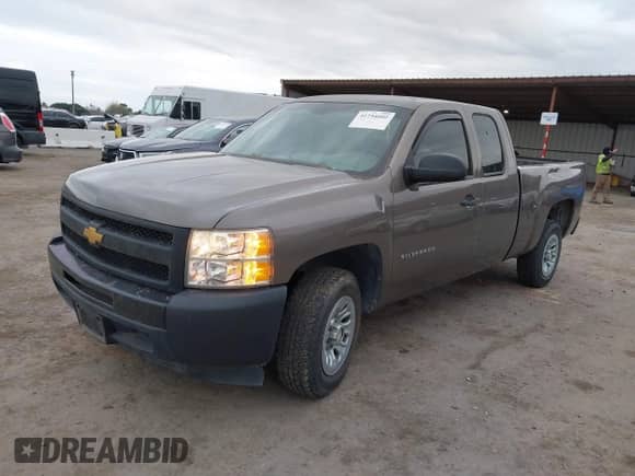 2012 Chevrolet Silverado 1500 Work Truck z VIN 1GCRCPEXXCZ310508, wystawiony jako IAAI lot #41734602 z przebiegiem 129 714 mil mil oraz . Historia ofert i sprzedaży dostępna na DreamBid. Obrazek 2.