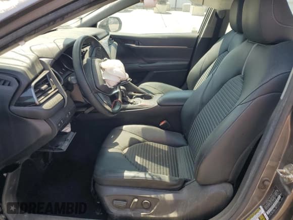 ✅ 2019 Toyota Camry LE • VIN: 4T1B11HK4KU197568 • Лот: 55860915. Опубликован ранее на Copart с пробегом 72 711 миль. Бесплатный доступ к архиву аукционных продаж из США и подробный отчёт об истории автомобиля на DreamBid. Изображение 7.