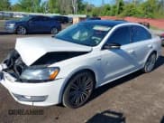 ✅ 2015 Volkswagen Passat SE • VIN: 1VWBS7A31FC075721 • Lot: 42326684. Wystawiony na IAAI z przebiegiem 177 448 mil. Bezpłatny archiwum sprzedaży aukcyjnych z USA i szczegółowy raport historii pojazdu na DreamBid. Zdjęcie 2.