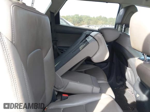 ✅ 2017 Hyundai Santa Fe SE • VIN: KM8SN4HF1HU215249 • Lot: 43508975. Listed on IAAI with 188,881 mi. Free auction sales archive from the USA and detailed vehicle history report at DreamBid. Image 8.