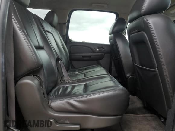 ✅ 2011 Chevrolet Suburban LT • VIN: 1GNSKJE35BR235818 • Lot: 66523984. Wystawiony na Copart z przebiegiem 120 574 mil. Bezpłatny archiwum sprzedaży aukcyjnych z USA i szczegółowy raport historii pojazdu na DreamBid. Zdjęcie 11.