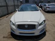 ✅ 2013 Jaguar XJ • VIN: SAJWA1C75D8V40541 • Lot: 62592345. Wystawiony na Copart z przebiegiem 70 159 mil. Bezpłatny archiwum sprzedaży aukcyjnych z USA i szczegółowy raport historii pojazdu na DreamBid. Zdjęcie 5.