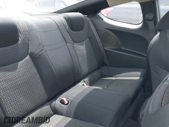 2010 Hyundai Genesis Coupe Premium z VIN KMHHT6KD6AU041185, wystawiony jako IAAI lot #42555969 z przebiegiem 150 913 mil mil oraz . Historia ofert i sprzedaży dostępna na DreamBid. Obrazek 8.