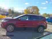 2017 Ford Escape Titanium z VIN 1FMCU9J94HUA64108, wystawiony jako IAAI lot #43571909 z przebiegiem 209 412 mil mil oraz . Historia ofert i sprzedaży dostępna na DreamBid. Obrazek 15.