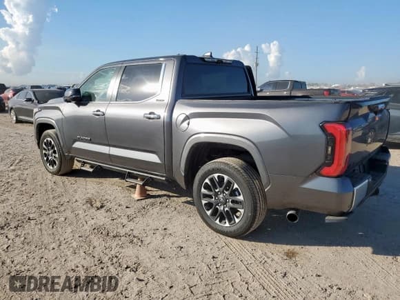 ✅ 2025 Toyota Tundra Limited • VIN: 5TFJA5DB8SX238702 • Lot: 85550555. Listed on Copart with 4,137 mi. Free auction sales archive from the USA and detailed vehicle history report at DreamBid. Image 2.