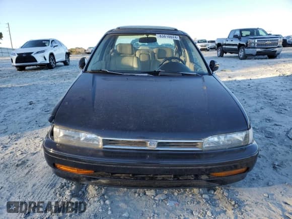 ✅ 1993 Honda Accord • VIN: 1HGCB7671PA096778 • Lot: 83810024. Wystawiony na Copart z przebiegiem 105 088 mil. Bezpłatny archiwum sprzedaży aukcyjnych z USA i szczegółowy raport historii pojazdu na DreamBid. Zdjęcie 5.