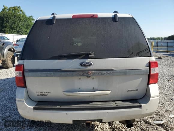 ✅ 2015 Ford Expedition Limited • VIN: 1FMJU2AT5FEF47611 • Lot: 66264185. Wystawiony na Copart z przebiegiem 122 401 mil. Bezpłatny archiwum sprzedaży aukcyjnych z USA i szczegółowy raport historii pojazdu na DreamBid. Zdjęcie 6.