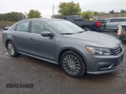 ✅ 2016 Volkswagen Passat SE • VIN: 1VWBT7A3XGC025611 • Lot: 43304037. Wystawiony na IAAI z przebiegiem 203 576 mil. Bezpłatny archiwum sprzedaży aukcyjnych z USA i szczegółowy raport historii pojazdu na DreamBid. Zdjęcie 1.