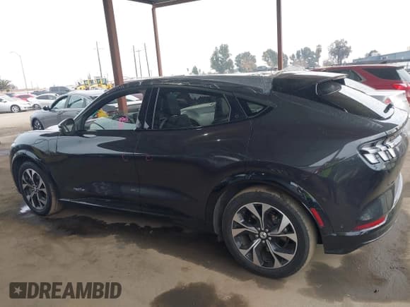 ✅ 2022 Ford Mustang Mach-E Premium • VIN: 3FMTK3R76NMA45940 • Lot: 41469149. Listed on IAAI with 59,969 mi. Free auction sales archive from the USA and detailed vehicle history report at DreamBid. Image 15.