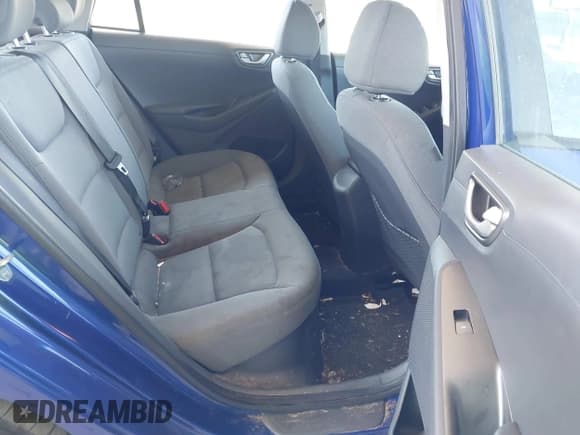 ✅ 2020 Hyundai Ioniq Blue • VIN: KMHC65LC8LU241795 • Lot: 41806566. Wystawiony na IAAI z przebiegiem 63 774 mil. Bezpłatny archiwum sprzedaży aukcyjnych z USA i szczegółowy raport historii pojazdu na DreamBid. Zdjęcie 8.