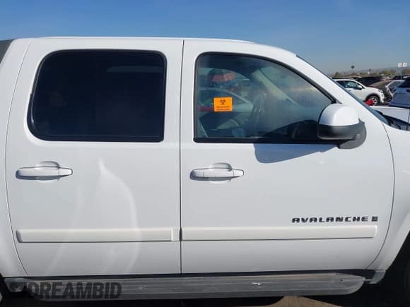 ✅ 2008 Chevrolet Avalanche LTZ • VIN: 3GNEC12028G124513 • Lot: 41120520. Listed on IAAI with Not provided. Free auction sales archive from the USA and detailed vehicle history report at DreamBid. Image 14.