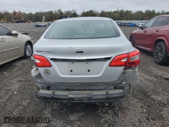 ✅ 2018 Nissan Sentra SR • VIN: 3N1AB7AP0JY295677 • Лот: 86179555. Опубликован ранее на Copart с пробегом 119 608 миль. Бесплатный доступ к архиву аукционных продаж из США и подробный отчёт об истории автомобиля на DreamBid. Изображение 6.