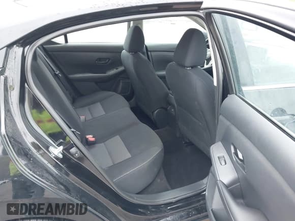 ✅ 2024 Nissan Sentra SV • VIN: 3N1AB8CV9RY272492 • Lot: 41985318. Listed on IAAI with 15,950 mi. Free auction sales archive from the USA and detailed vehicle history report at DreamBid. Image 8.