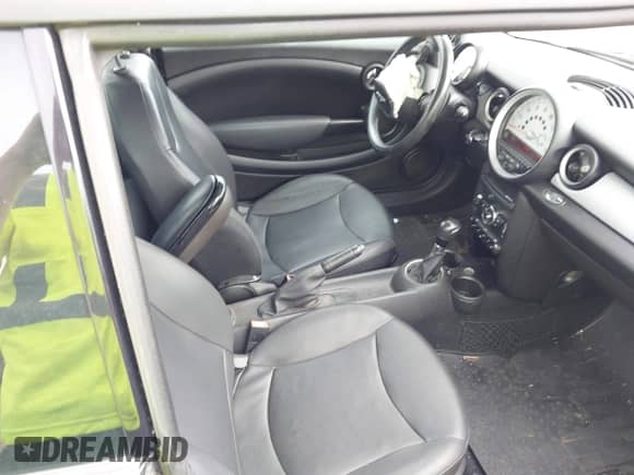 2012 MINI Hardtop с VIN WMWSU3C58CT540024, выставлен на аукционе IAAI как лот 42365569 с пробегом 103 274 миль миль и . История ставок и продаж доступна на DreamBid. Изображение 5.