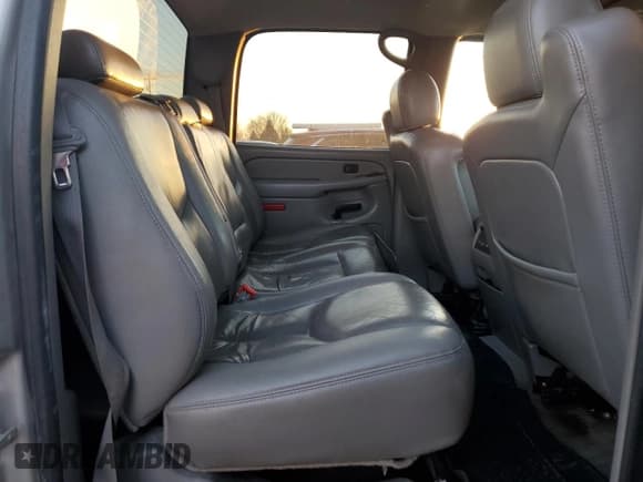 ✅ 2004 Chevrolet Silverado 2500HD LS • VIN: 1GCHK23244F178034 • Lot: 91189715. Wystawiony na Copart z przebiegiem 247 526 mil. Bezpłatny archiwum sprzedaży aukcyjnych z USA i szczegółowy raport historii pojazdu na DreamBid. Zdjęcie 10.