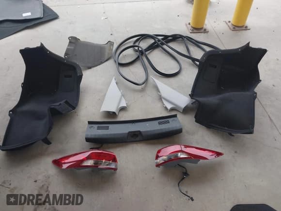 ✅ 2017 Hyundai Elantra SE • VIN: KMHD84LF3HU299288 • Lot: 42995021. Wystawiony na IAAI z przebiegiem 79 556 mil. Bezpłatny archiwum sprzedaży aukcyjnych z USA i szczegółowy raport historii pojazdu na DreamBid. Zdjęcie 12.