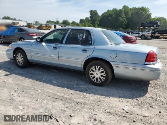 ✅ 2004 Ford Crown Victoria LX • VIN: 2FAFP74W54X140989 • Lot: 60681295. Wystawiony na Copart z przebiegiem 444 959 mil. Bezpłatny archiwum sprzedaży aukcyjnych z USA i szczegółowy raport historii pojazdu na DreamBid. Zdjęcie 2.