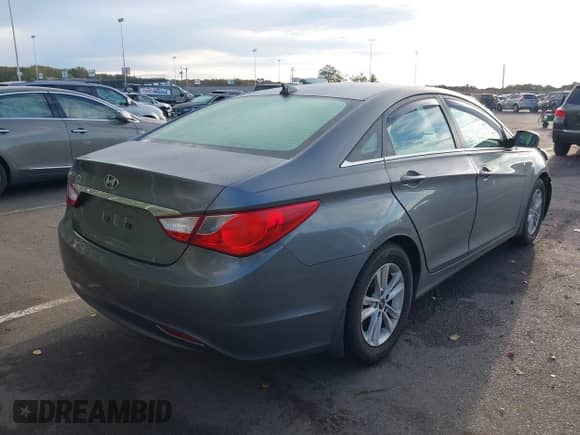 2012 Hyundai Sonata GLS z VIN 5NPEB4ACXCH401417, wystawiony jako IAAI lot #43445307 z przebiegiem 125 038 mil mil oraz . Historia ofert i sprzedaży dostępna na DreamBid. Obrazek 4.