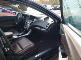 ✅ 2015 Acura TLX • VIN: 19UUB1F33FA014238 • Лот: 43641149. Опубликован ранее на IAAI с пробегом 209 292 миль. Бесплатный доступ к архиву аукционных продаж из США и подробный отчёт об истории автомобиля на DreamBid. Изображение 5.