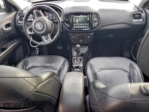 ✅ 2018 Jeep Compass Limited • VIN: 3C4NJDCBXJT149155 • Lot: 93930085. Wystawiony na Copart z przebiegiem 80 988 mil. Bezpłatny archiwum sprzedaży aukcyjnych z USA i szczegółowy raport historii pojazdu na DreamBid. Zdjęcie 8.