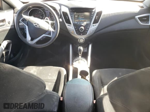 ✅ 2016 Hyundai Veloster • VIN: KMHTC6ADXGU295888 • Lot: 76509614. Wystawiony na Copart z przebiegiem 85 489 mil. Bezpłatny archiwum sprzedaży aukcyjnych z USA i szczegółowy raport historii pojazdu na DreamBid. Zdjęcie 8.