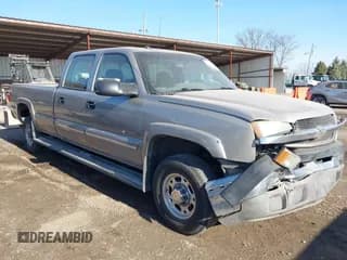 ✅ 2003 Chevrolet Silverado 2500HD LT • VIN: 1GCHC23G13F199608 • Lot: 41756482. Wystawiony na IAAI z przebiegiem 273 318 mil. Bezpłatny archiwum sprzedaży aukcyjnych z USA i szczegółowy raport historii pojazdu na DreamBid. Zdjęcie 1.